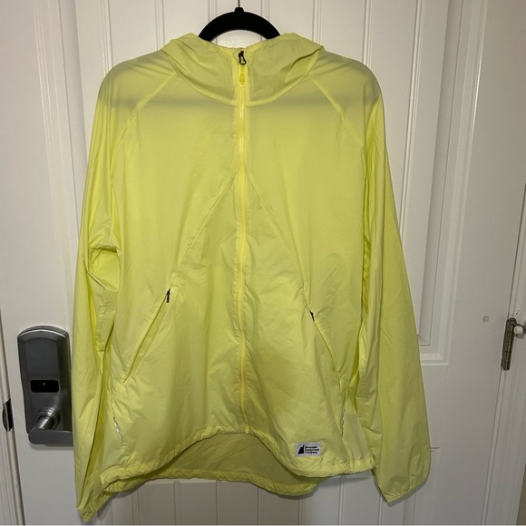 Mountain Equipment Company Yellow Light Weight Packable Hooded Windbreaker Large - Picture 1 of 12
